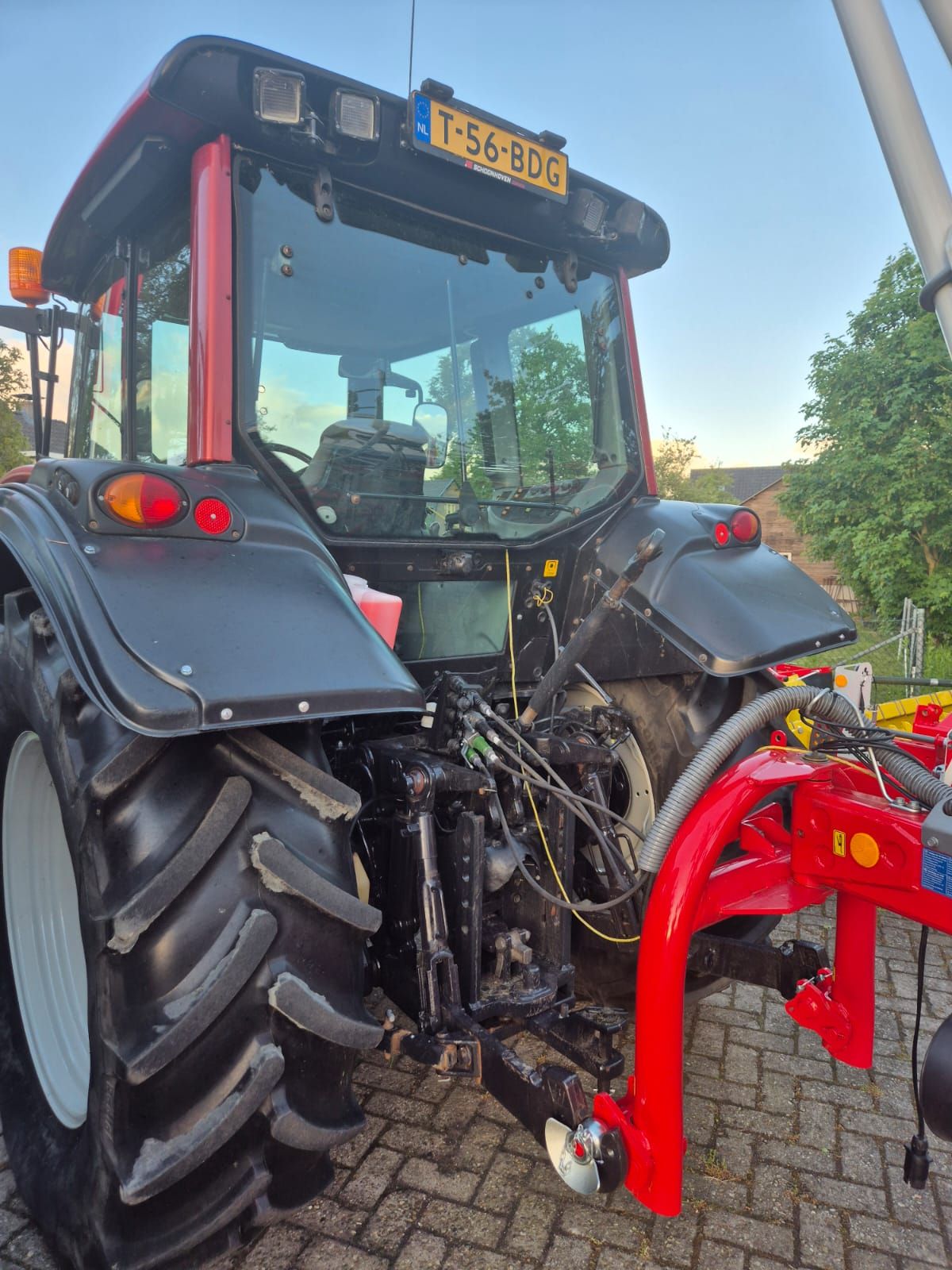 Valtra N82 , geheel nagezien