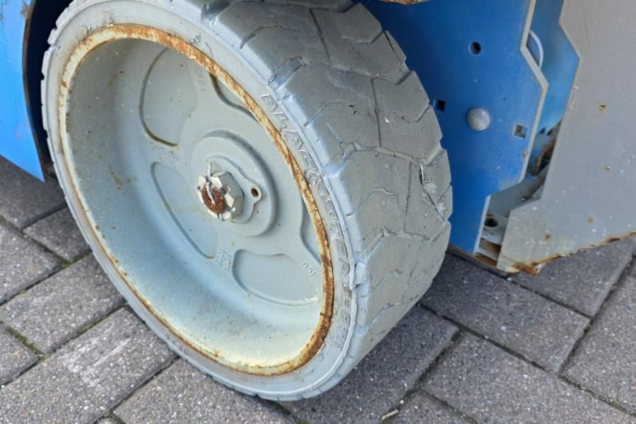 Genie GS2632 Electric, 10m Working Height, 227kg Capacit
