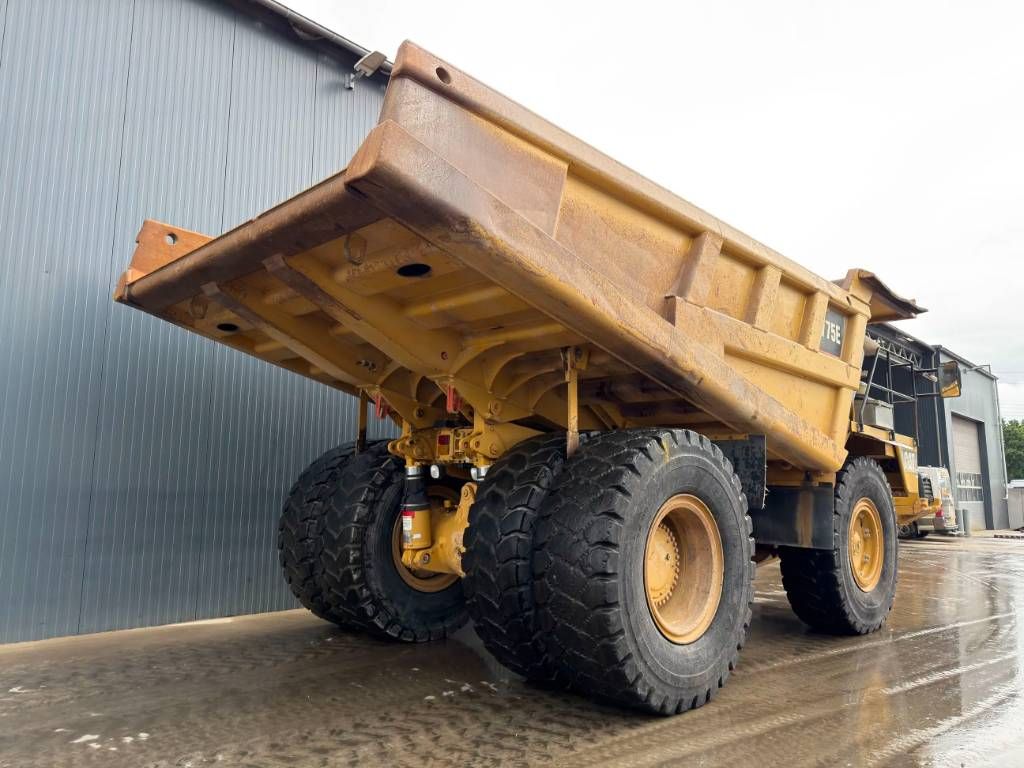 CAT 775E