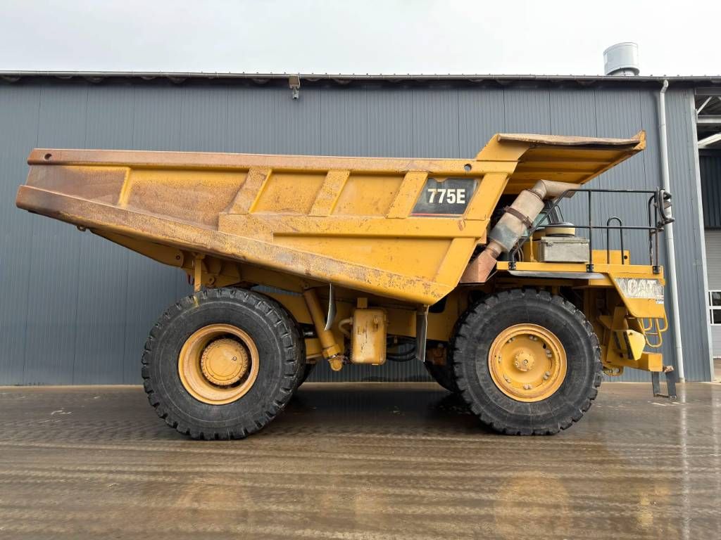CAT 775E