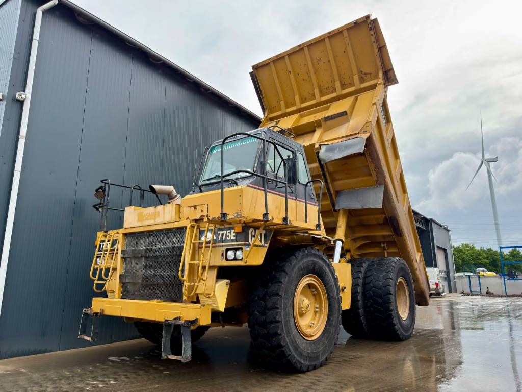 CAT 775E
