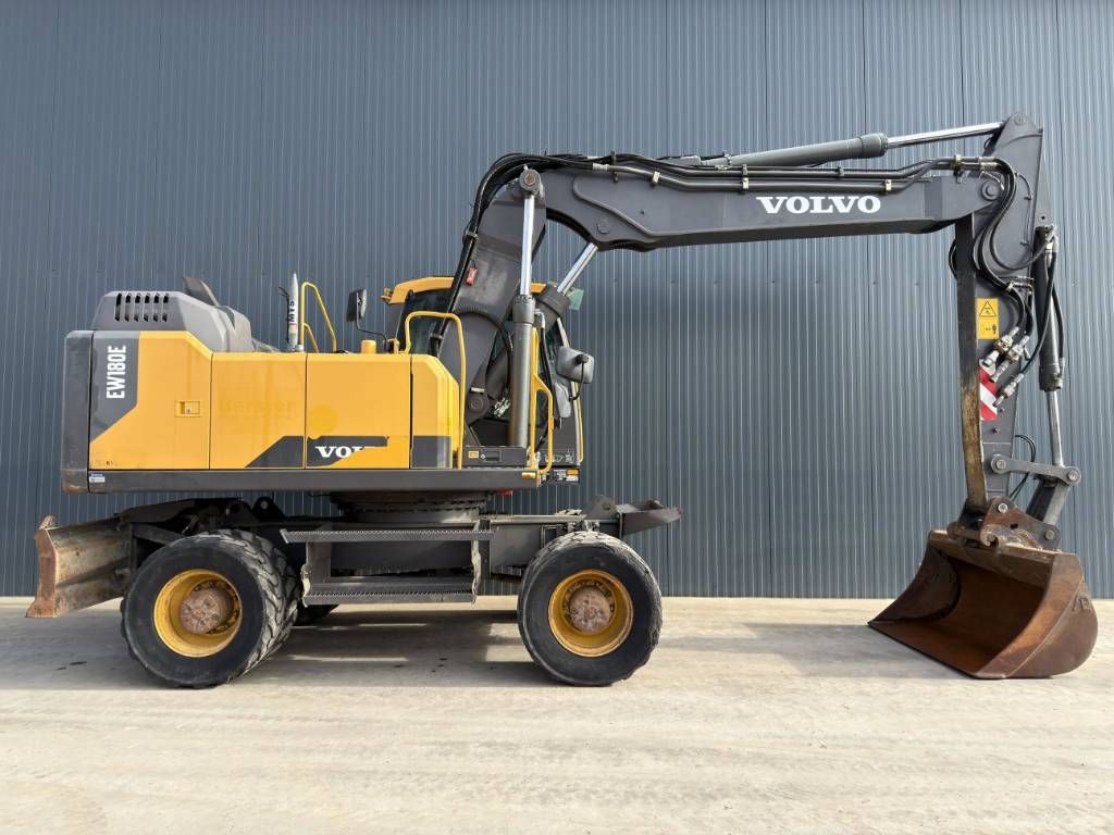 Volvo EW180E