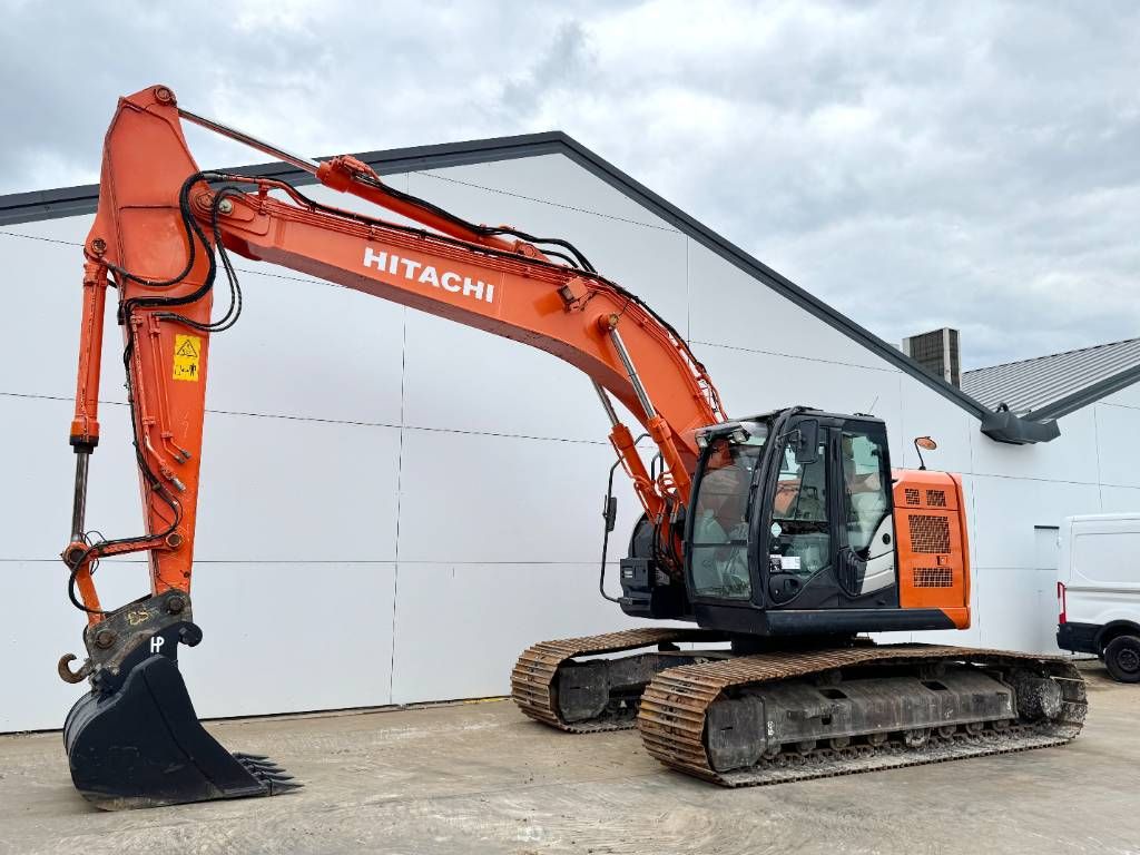 Hitachi ZX 225 US LC-5 B - Automatic Greasing / Camera
