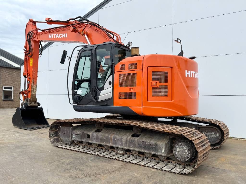 Hitachi ZX 225 US LC-5 B - Automatic Greasing / Camera