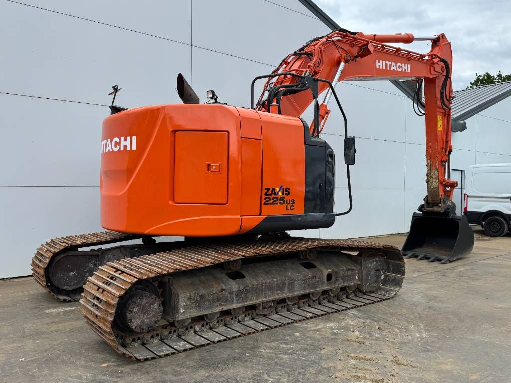 Hitachi ZX 225 US LC-5 B - Automatic Greasing / Camera