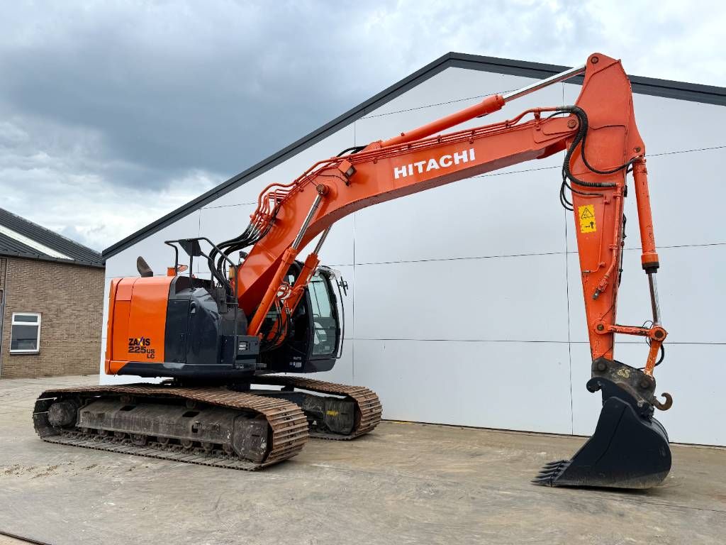 Hitachi ZX 225 US LC-5 B - Automatic Greasing / Camera