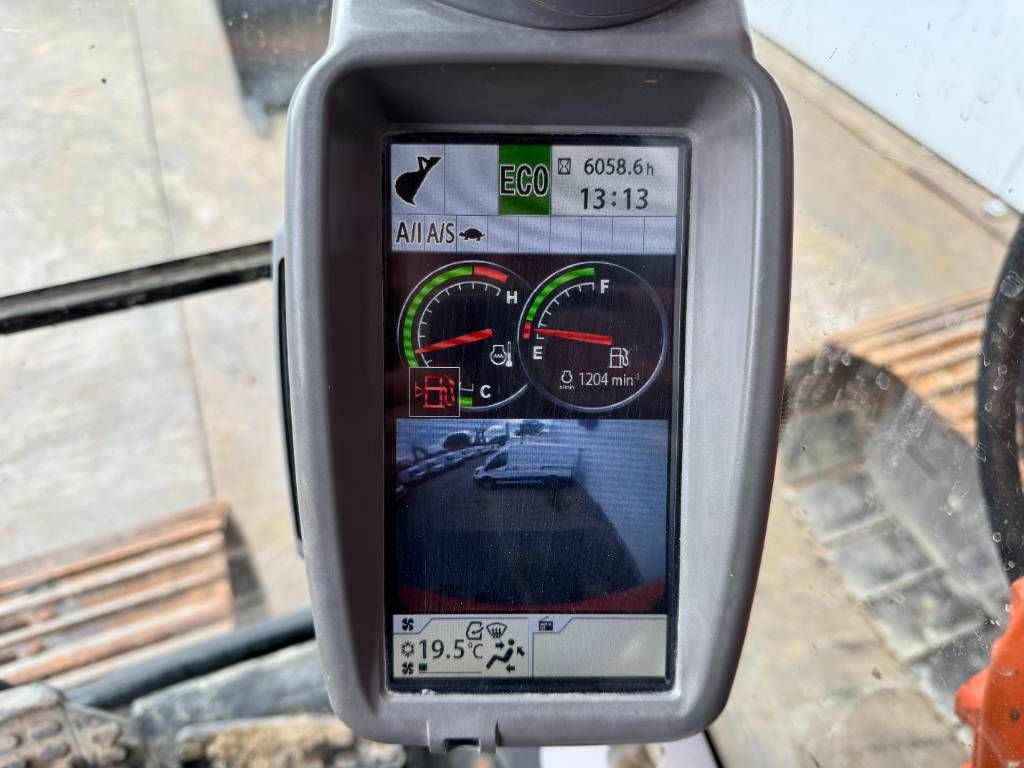 Hitachi ZX 225 US LC-5 B - Automatic Greasing / Camera