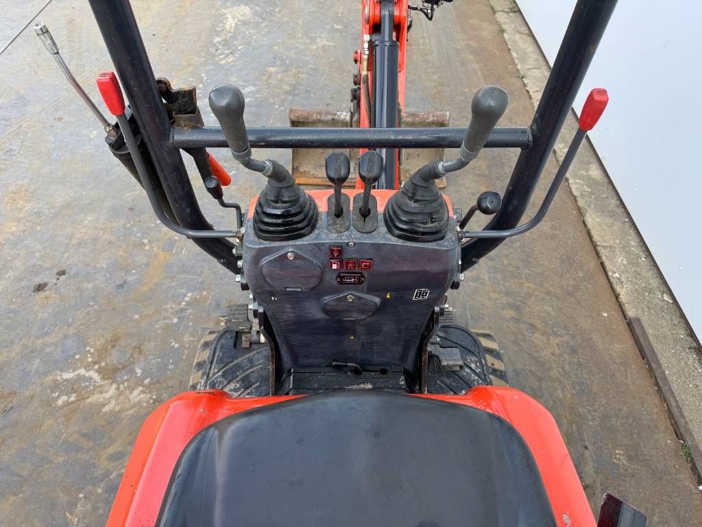 Kubota U10-3 - Hydr. Undercarriage / Hammer Lines