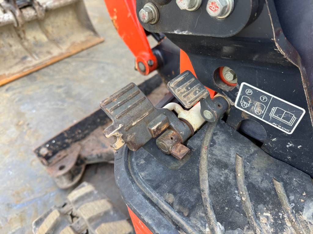 Kubota U10-3 - Hydr. Undercarriage / Hammer Lines