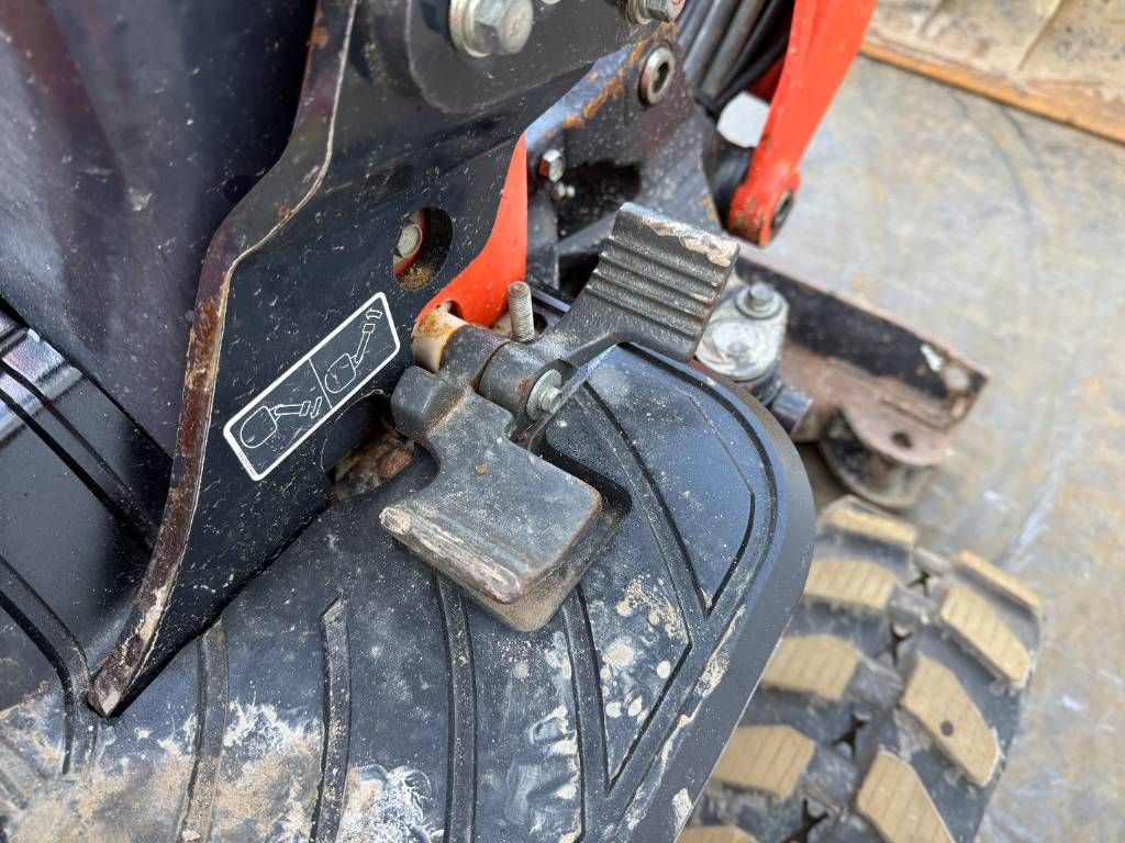 Kubota U10-3 - Hydr. Undercarriage / Hammer Lines