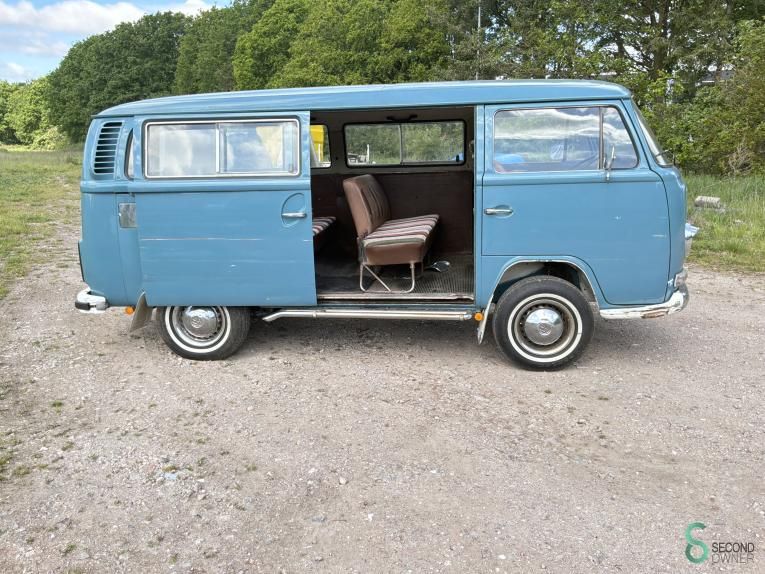 Car's Volkswagen T2 1975