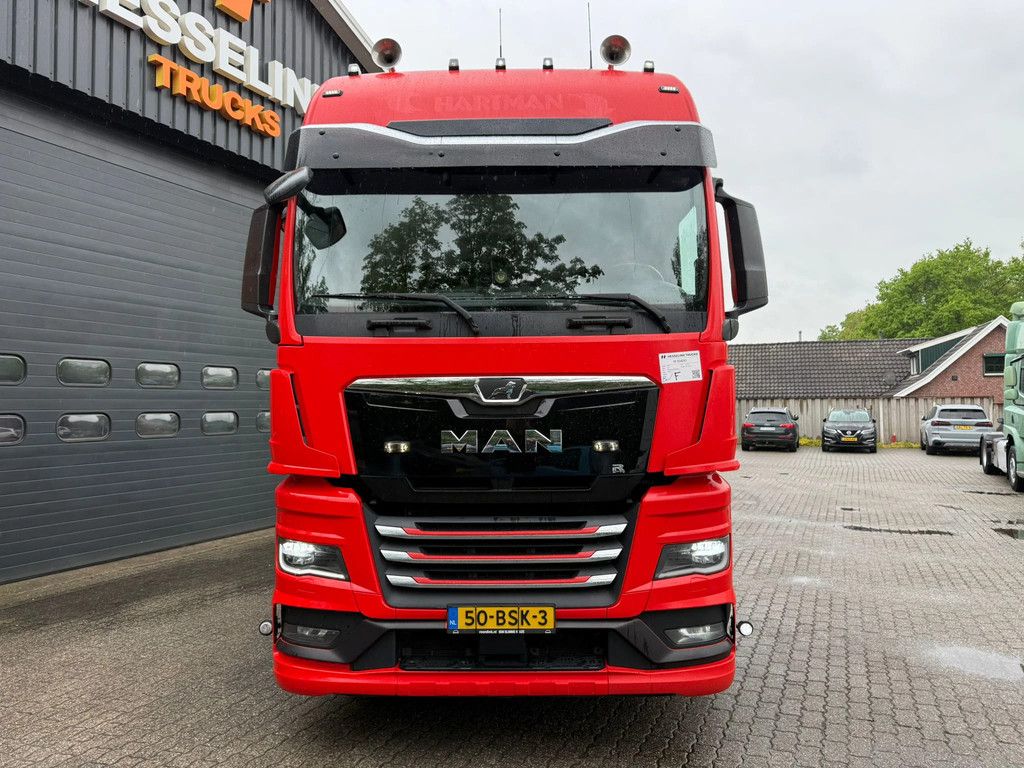 MAN TGX 26.510 6X2X XL Gestuurde voorloopas Lion edition individual, Top condition