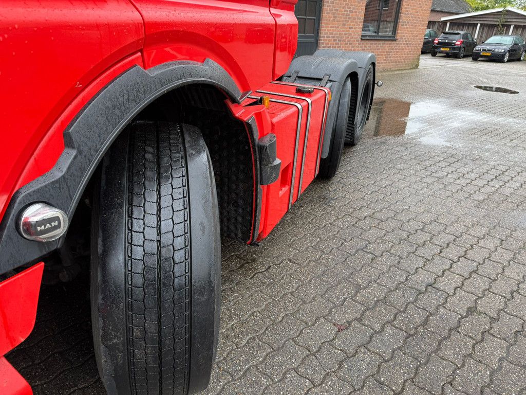 MAN TGX 26.510 6X2X XL Gestuurde voorloopas Lion edition individual, Top condition