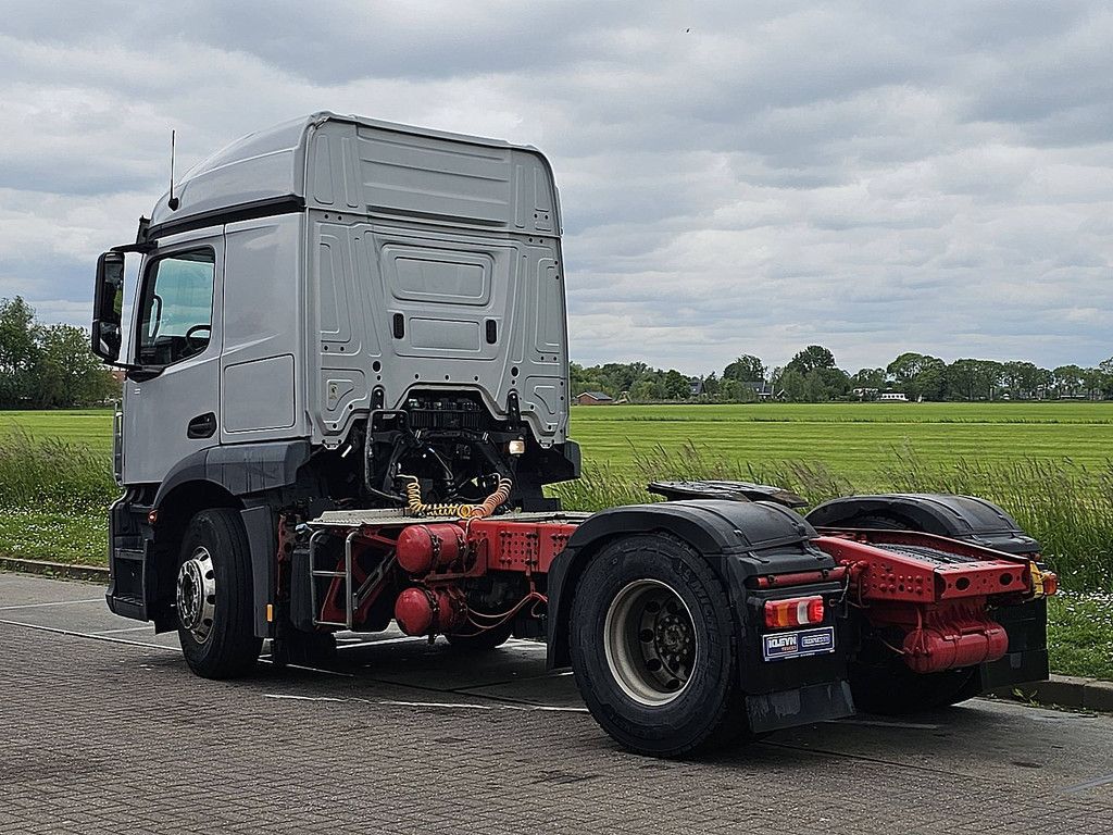 MERCEDES-BENZ ACTROS 1843