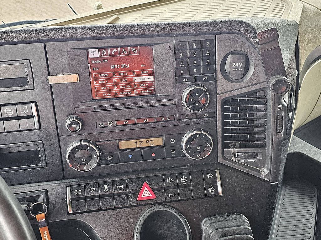 MERCEDES-BENZ ACTROS 1843