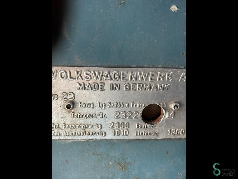 Car's Volkswagen T2 1975