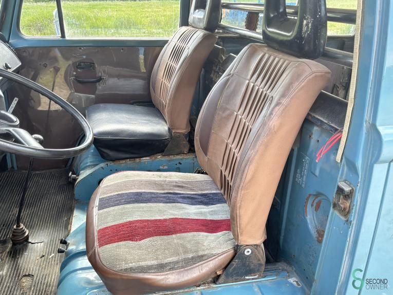 Car's Volkswagen T2 1975