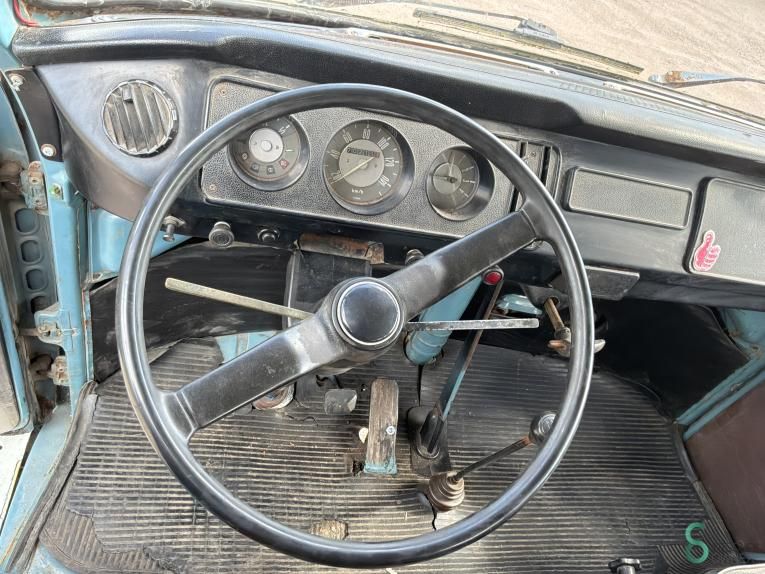 Car's Volkswagen T2 1975