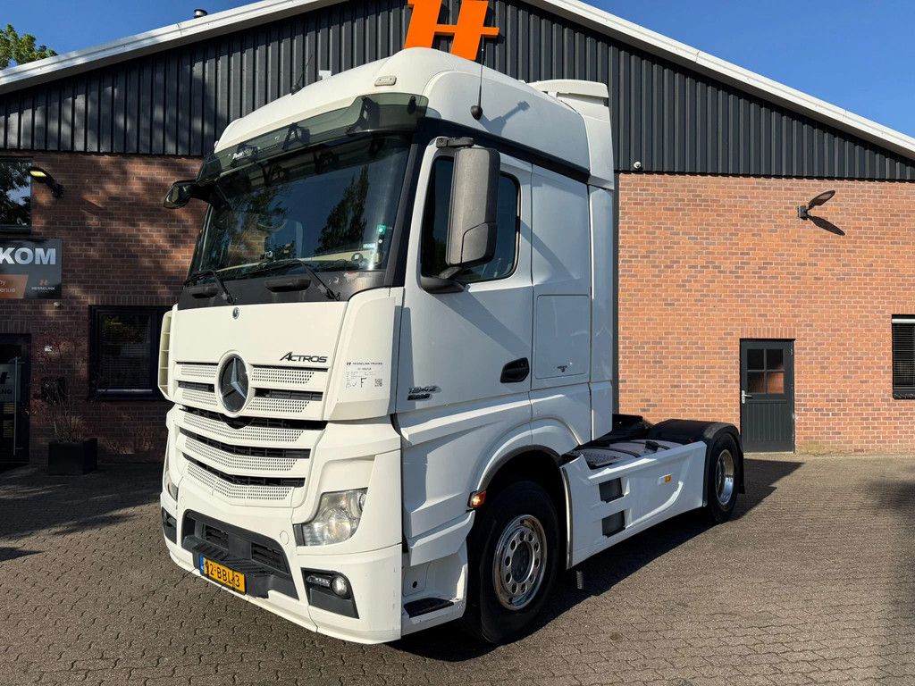 Mercedes-Benz Actros 1842 4x2 Bigspace 2x tank 2 Bedden Koelkast NL Truck