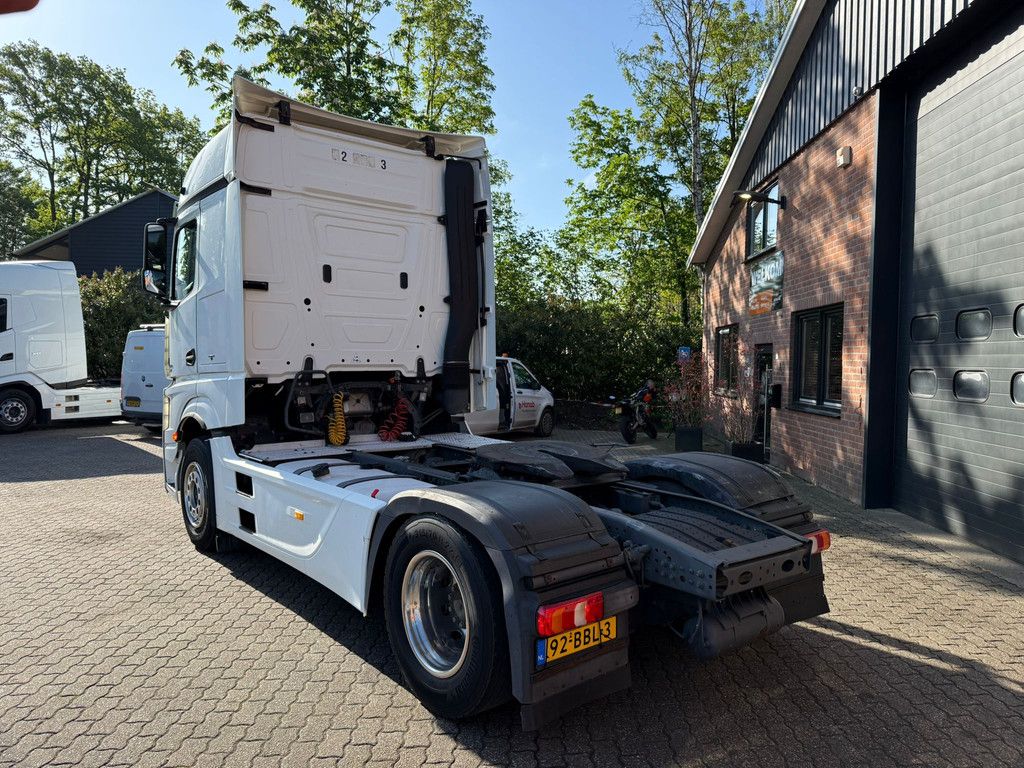 Mercedes-Benz Actros 1842 4x2 Bigspace 2x tank 2 Bedden Koelkast NL Truck