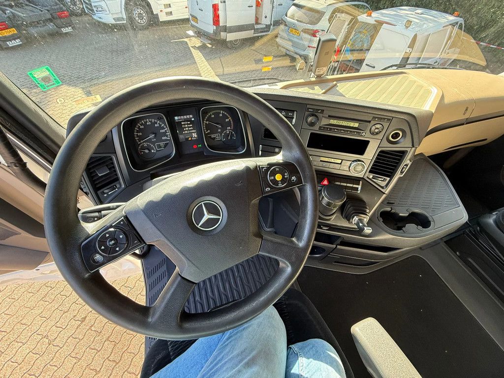 Mercedes-Benz Actros 1842 4x2 Bigspace 2x tank 2 Bedden Koelkast NL Truck