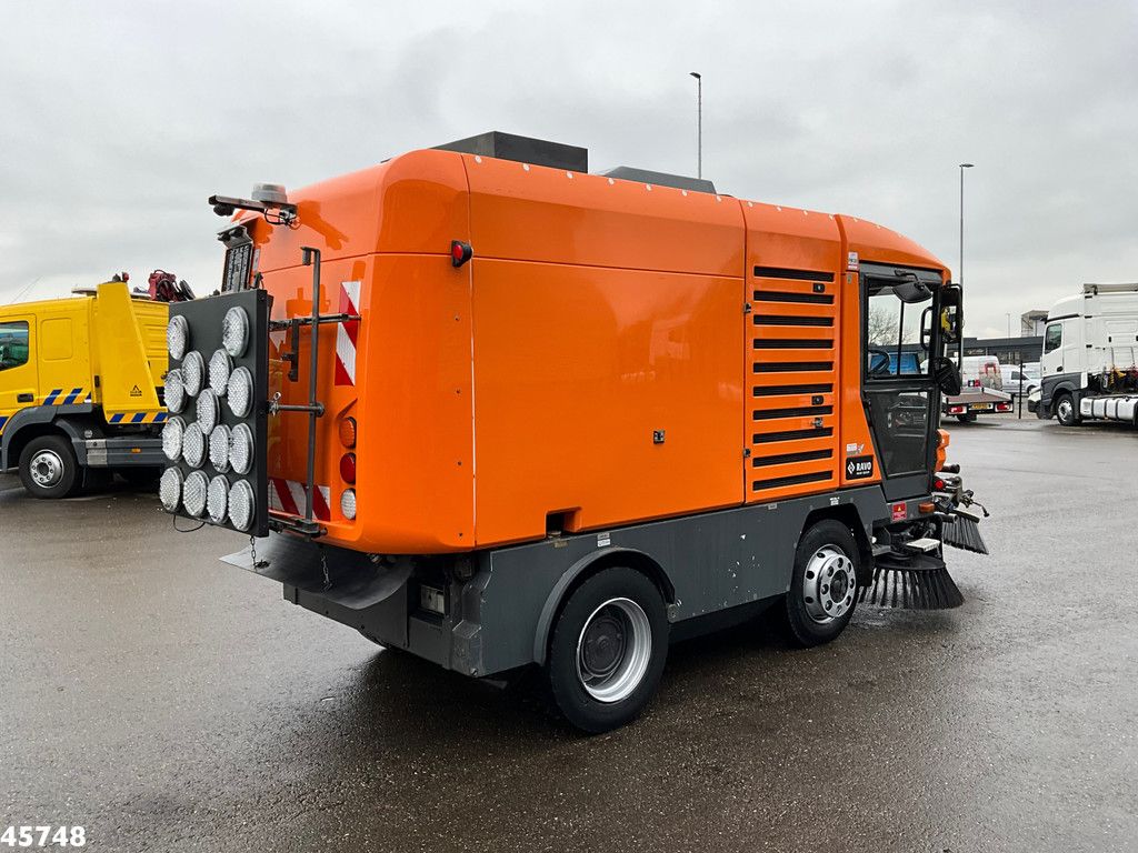 Ravo 580 with 3-rd brush