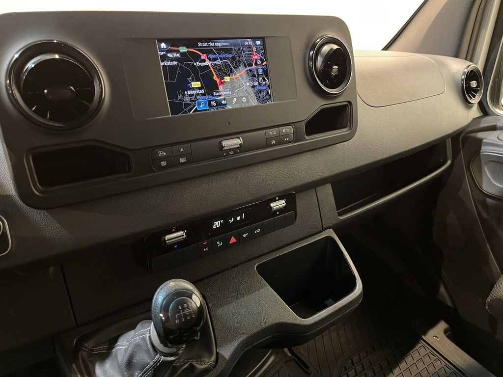 Mercedes-Benz Sprinter 316 CDI L3H2 RWD DC Dubbel Cabine / Trekhaak 3.500 KG / Airco / Cruise Control / CarPlay / Camera / Navigatie / 63.500 KM !!
