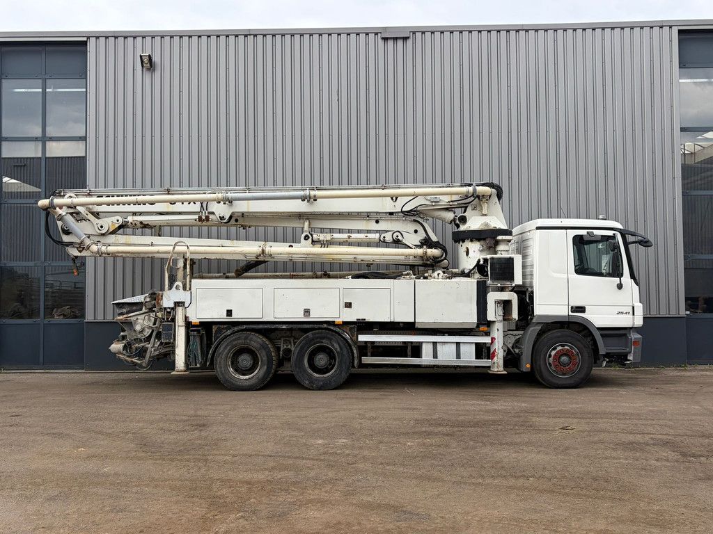 MercedesBenz 2641 Concrete Pump