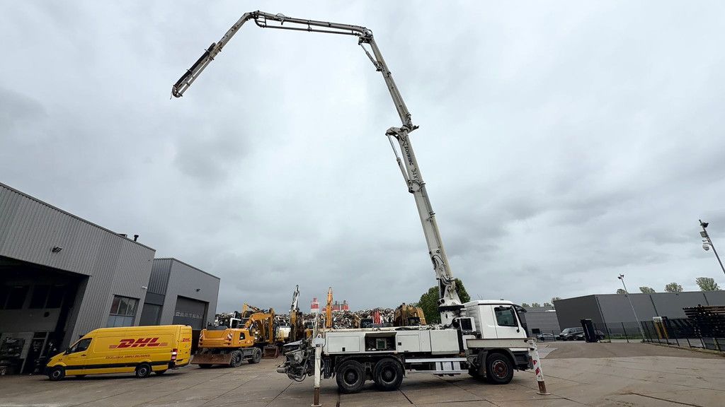 MercedesBenz 2641 Concrete Pump