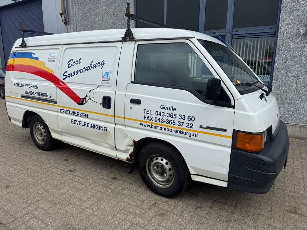 Mitsubishi L 300 **LONG CHASSIS-2X SLIDINGDOOR**