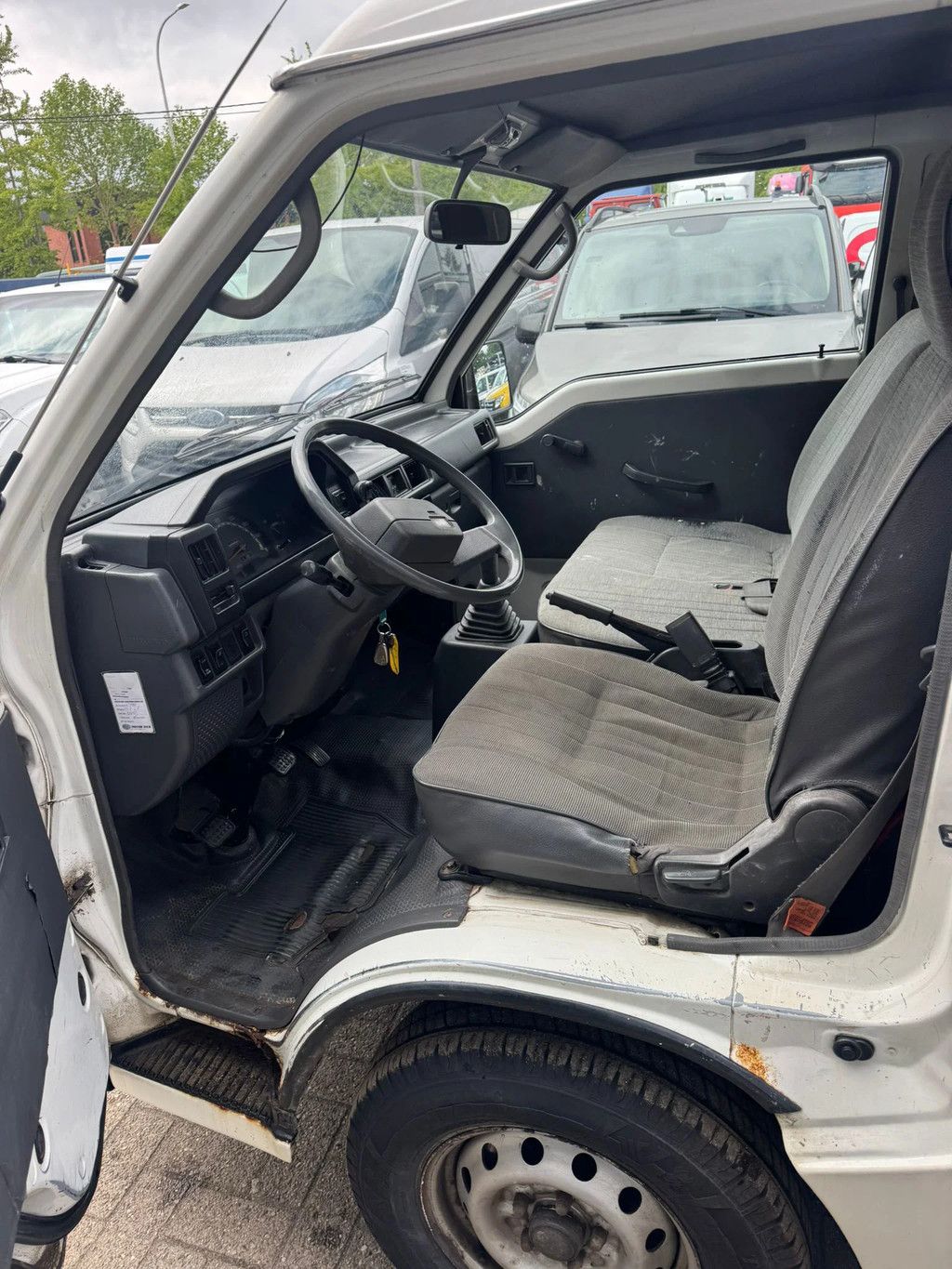 Mitsubishi L 300 **LONG CHASSIS-2X SLIDINGDOOR**