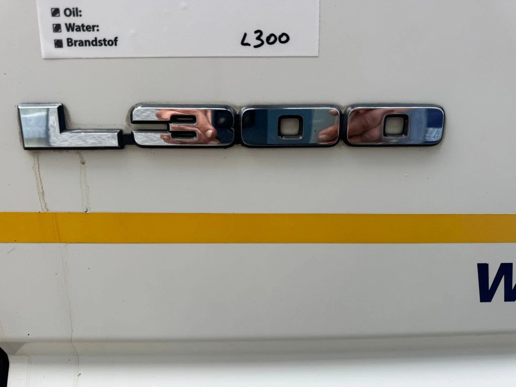 Mitsubishi L 300 **LONG CHASSIS-2X SLIDINGDOOR**