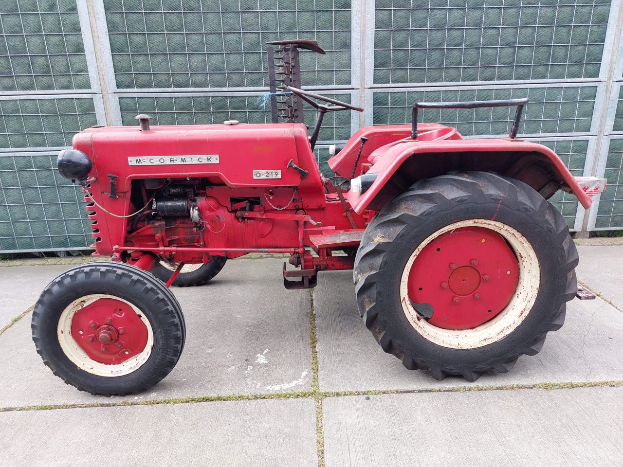 Mc Cormick D-219 Oldtimer met maaibalk I.G.ST