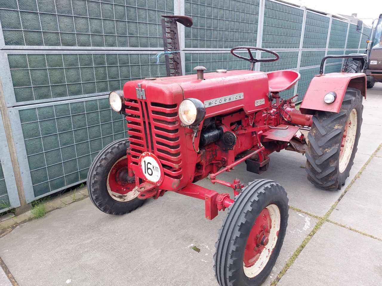 Mc Cormick D-219 Oldtimer met maaibalk I.G.ST