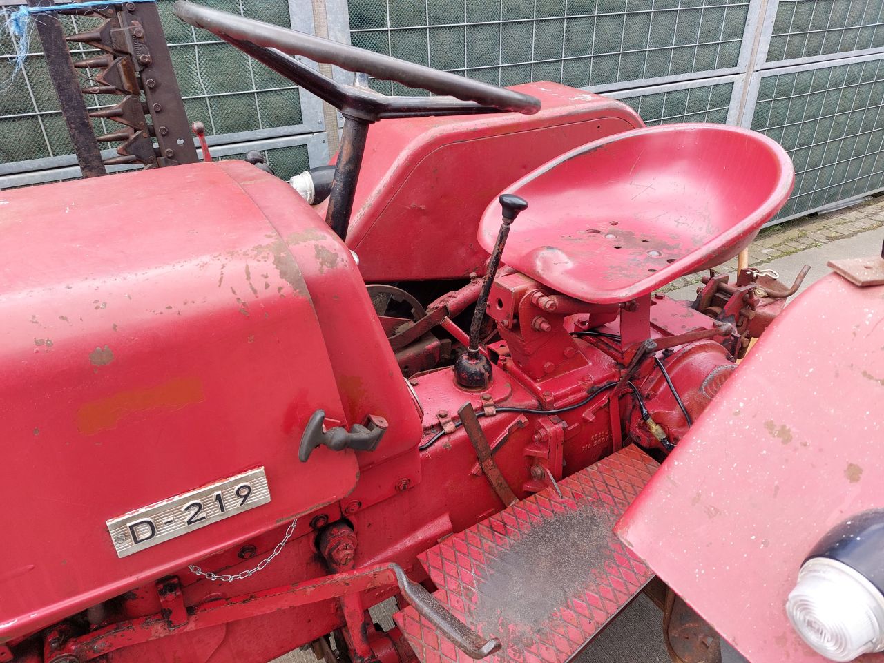 Mc Cormick D-219 Oldtimer met maaibalk I.G.ST