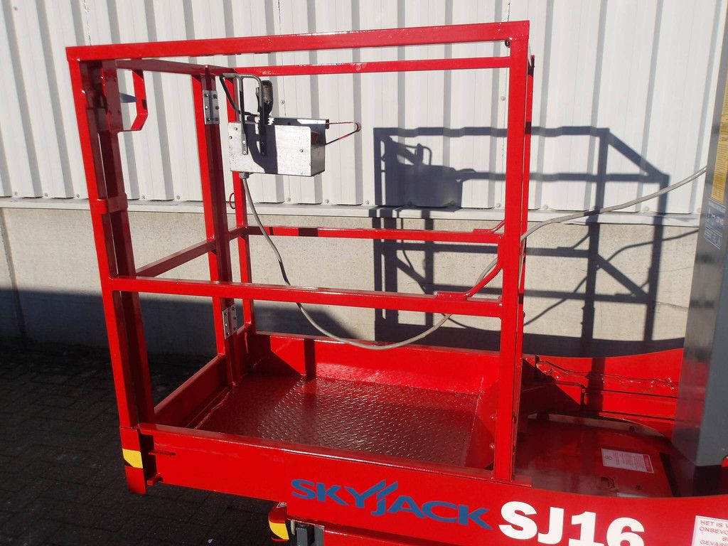 Skyjack SJ16 6.75m Electric Mast Lift 2019