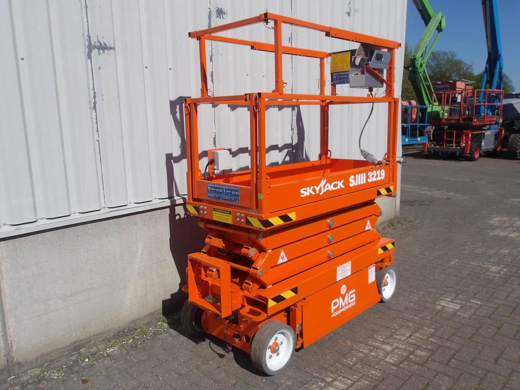 Schaarhoogwerker SkyJack SJ3219 7.81m Elektrisch 2016