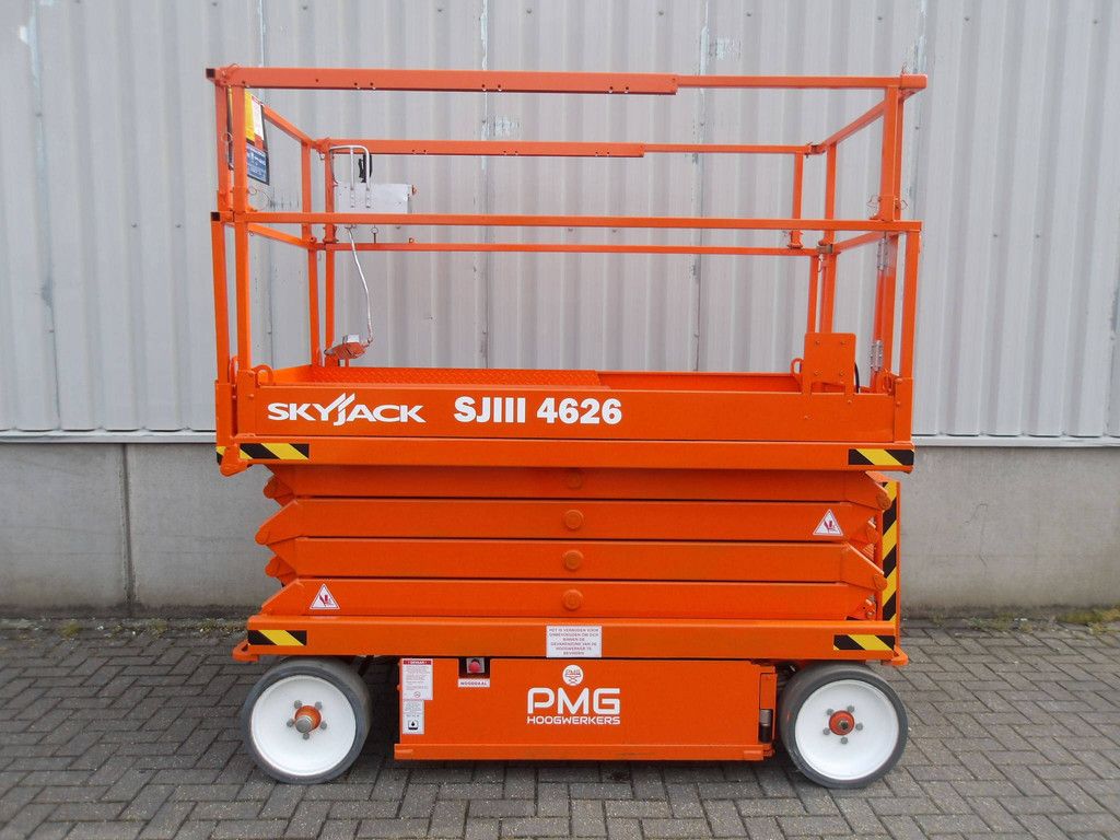 Skyjack SJ4626 Scissor Lift 9.92m Electric 2016 on Vlemmix Transport Trailer