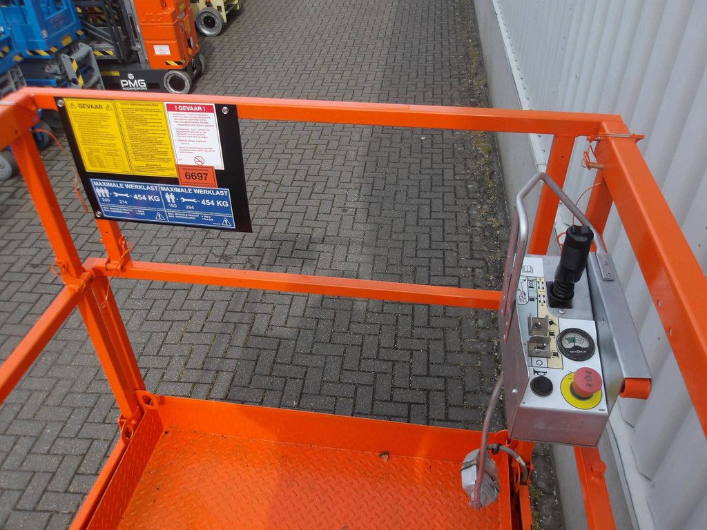 Skyjack SJ4626 Scissor Lift 9.92m Electric 2016 on Vlemmix Transport Trailer