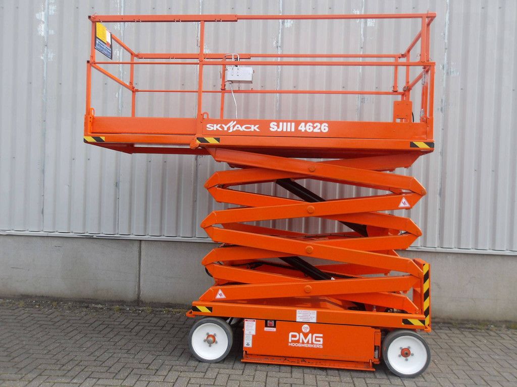 Skyjack SJ4626 Scissor Lift 9.92m Electric 2016 on Vlemmix Transport Trailer