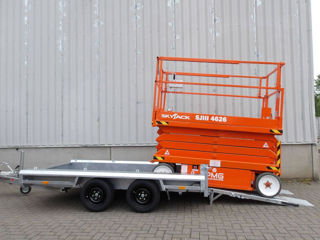 Skyjack SJ4626 Scissor Lift 9.92m Electric 2016 on Vlemmix Transport Trailer