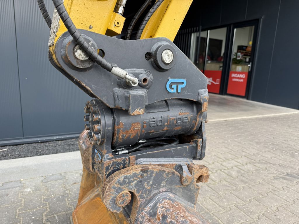 Komatsu PC35MR-5 + Kantelstuk CW05 (Airco) 2022