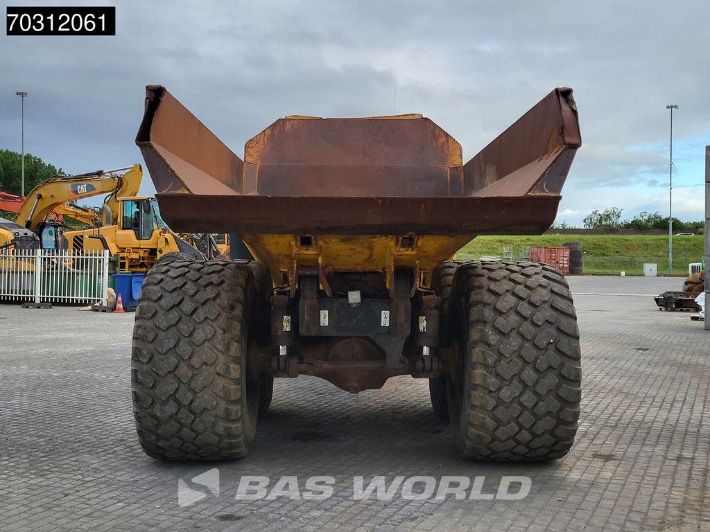 Komatsu HM300-2
