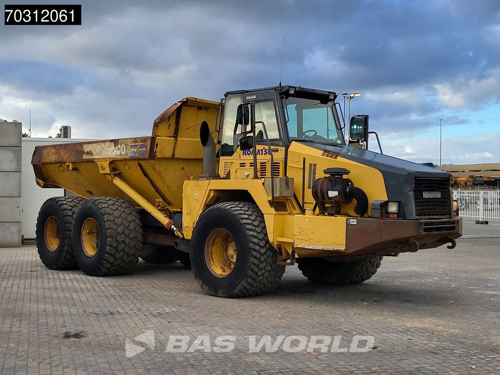 Komatsu HM300-2