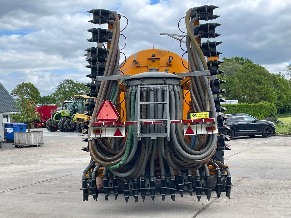 Veenhuis HDG 14000 Bemestertank + bemester Turbovuller Kenteken