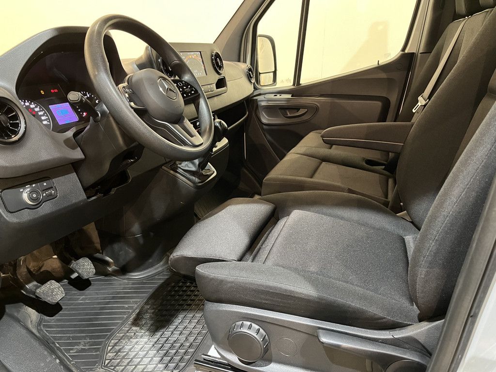 Mercedes-Benz Sprinter 315 CDI L3 RWD Open Laadbak / Euro 6 / Airco / MBUX / CarPlay / Navigatie / 3-Zits / 82.000 KM !!