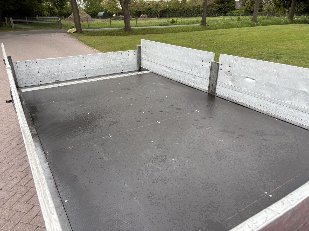 Be oplegger KUIPER 5.3 TON met aluminium luiken KRAAN