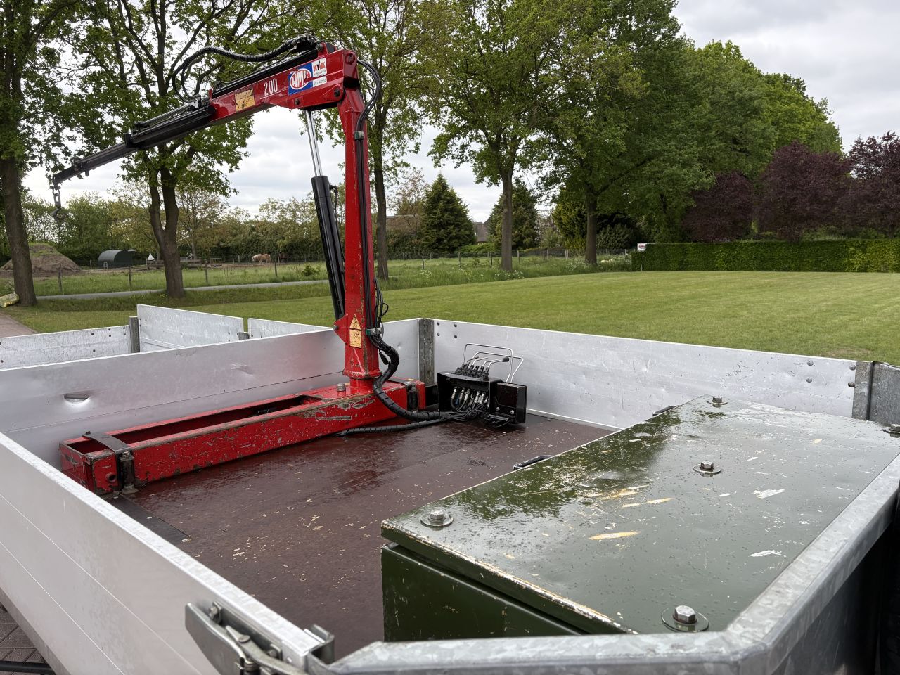 Be oplegger KUIPER 5.3 TON met aluminium luiken KRAAN