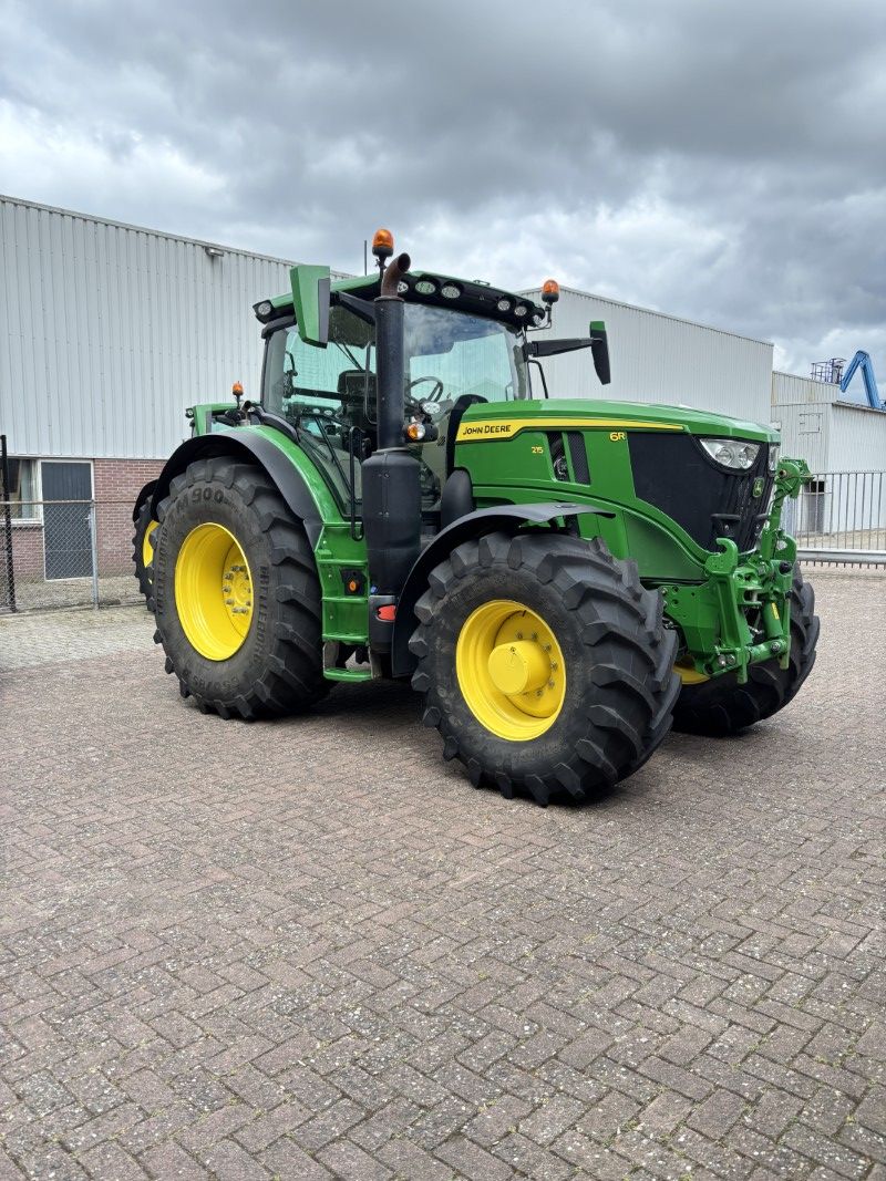 John Deere 6R215 – 2024 – 2460 uur – zeer complete uitvoering