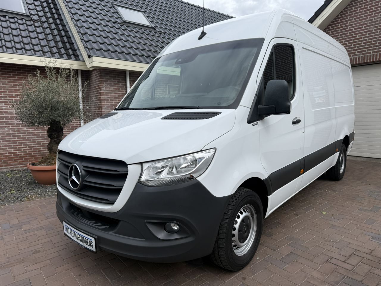 Mercedes Sprinter service bus bedrijfswagen inrichting trekhaak